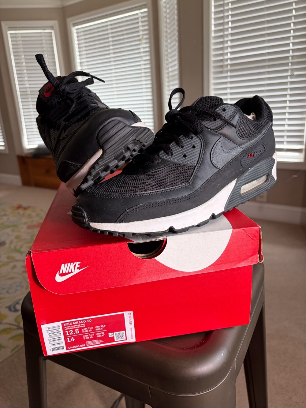 Nike Men’s size 12.5 Air Max 90 Black/White Running Shoes. DH4095 001